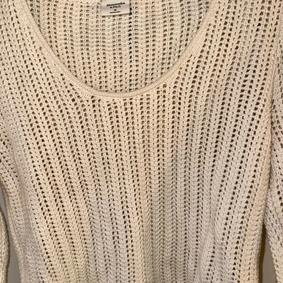NWT Abercrombie Cream Knit Women's Top- Size Medium - Picture 8 of 10